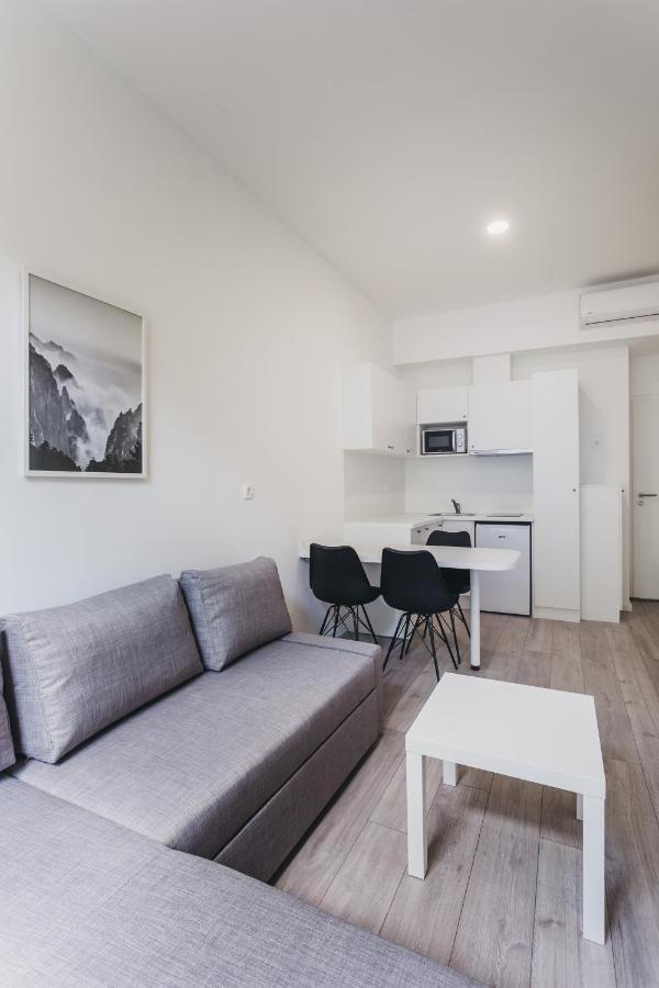 Mika Apartment And Studios زغرب المظهر الخارجي الصورة