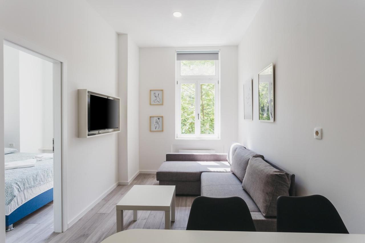 Mika Apartment And Studios زغرب المظهر الخارجي الصورة