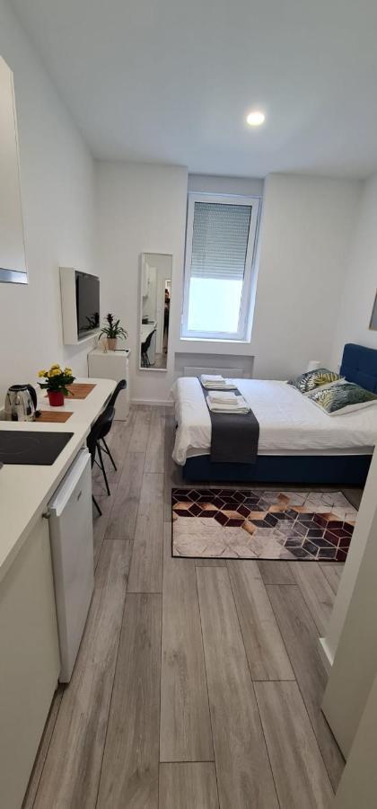 Mika Apartment And Studios زغرب المظهر الخارجي الصورة
